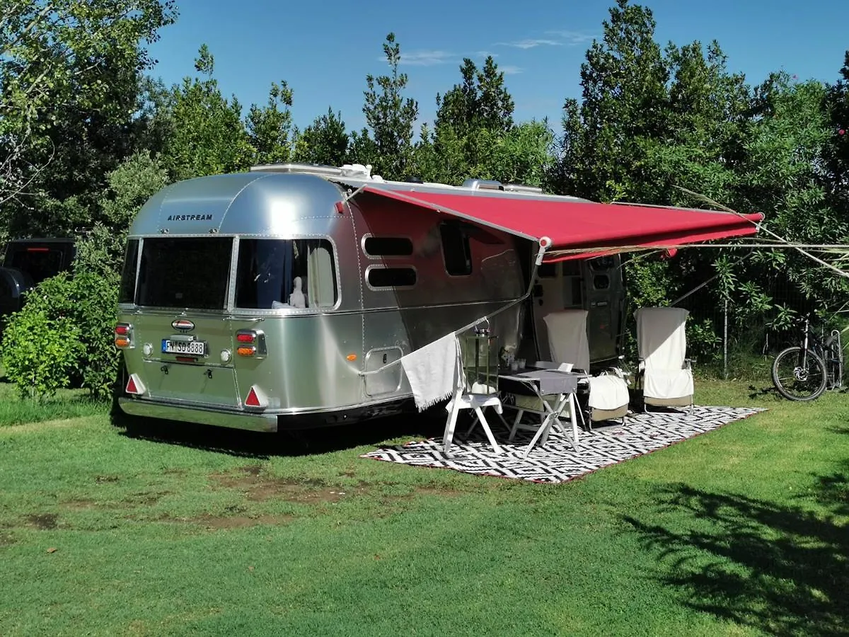 Bnatural Glamping Naturista/Nudista Baratti Campsite